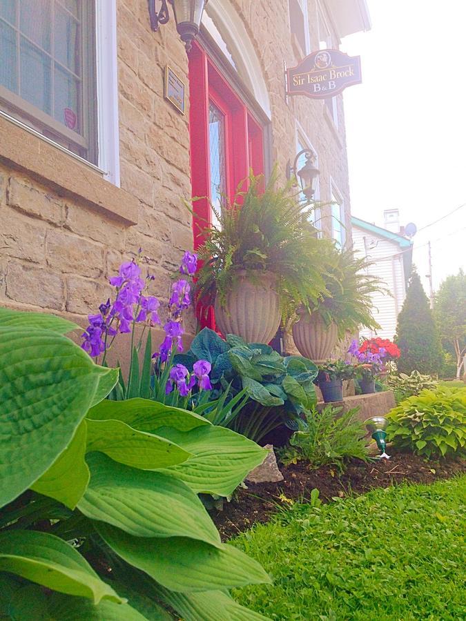 Sir Isaac Brock B&B Luxury Suites Brockville Bagian luar foto