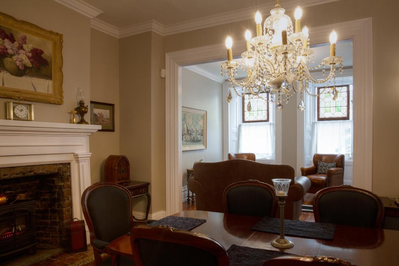 Sir Isaac Brock B&B Luxury Suites Brockville Bagian luar foto