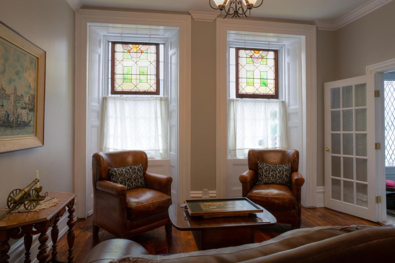 Sir Isaac Brock B&B Luxury Suites Brockville Bagian luar foto