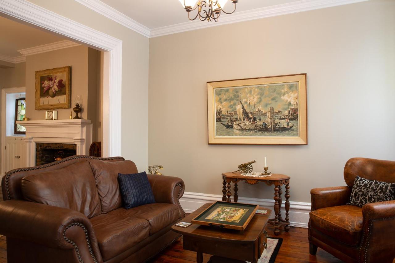 Sir Isaac Brock B&B Luxury Suites Brockville Bagian luar foto