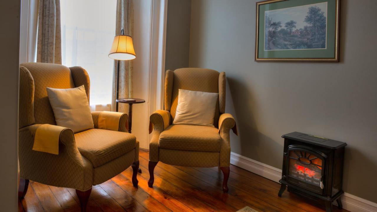 Sir Isaac Brock B&B Luxury Suites Brockville Bagian luar foto